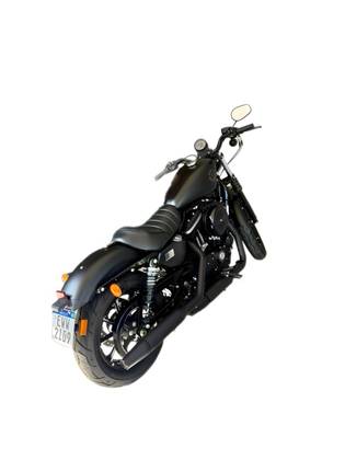 HARLEY-DAVIDSON SPORTSTER IRON 883 
